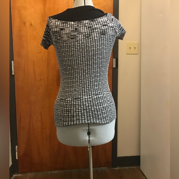 Black and Grey Debbie Morgan V-Neck Sweater - Picture 4 of 4